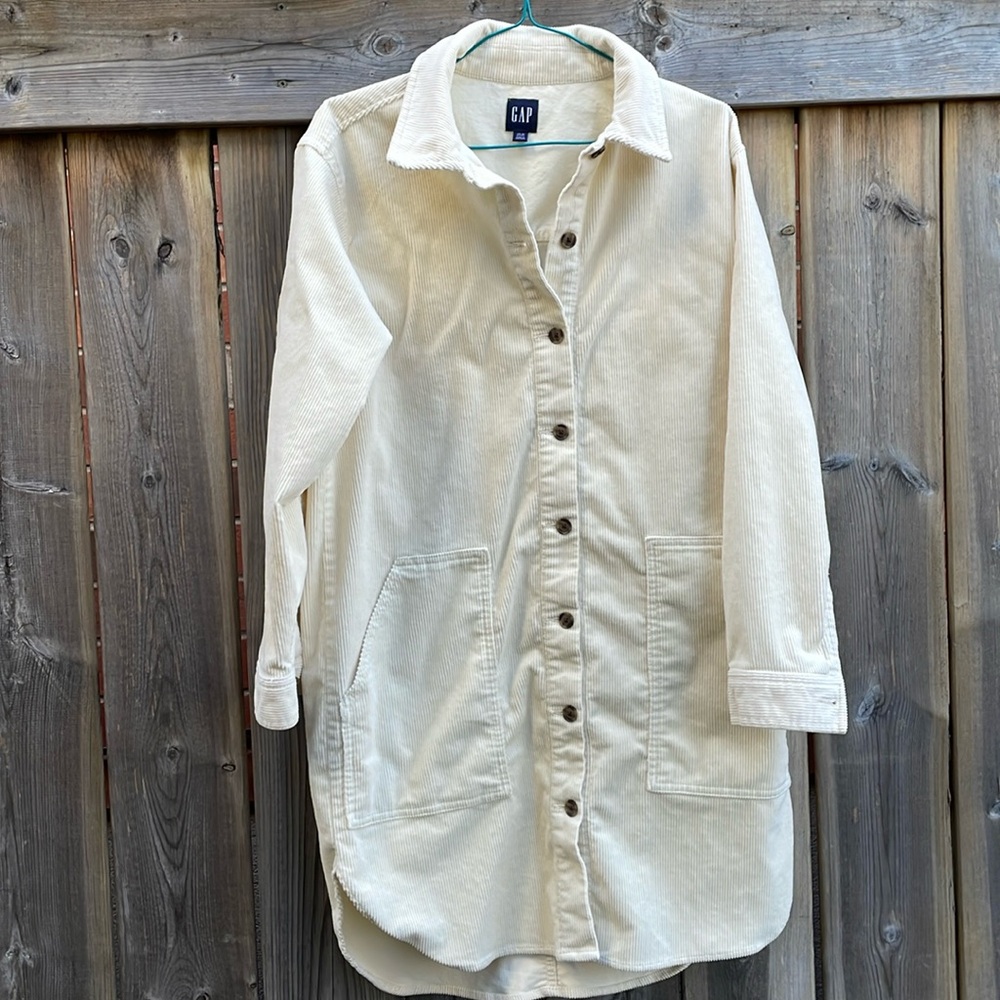 Cozy Gap corduroy dress with pockets!